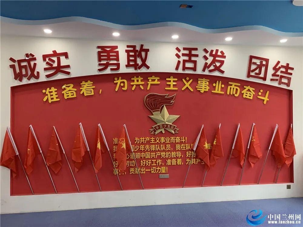 一个女人喜欢你有什么表现?——专业问答类网站